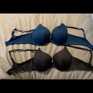 2 Victoria’s Secret bras 38C